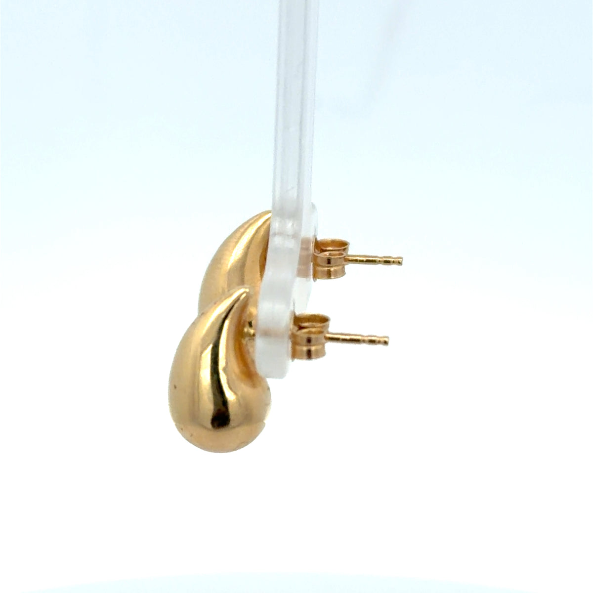 Smooth Teardrop Stud Earrings in Yellow Gold